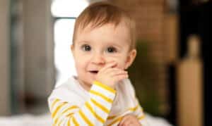 baby-girl-sucking-fin